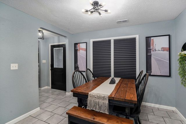 425 W Aldrich Road, Bolivar, MO 65613