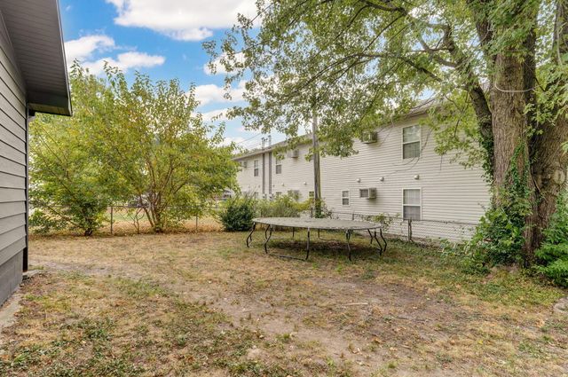 425 W Aldrich Road, Bolivar, MO 65613