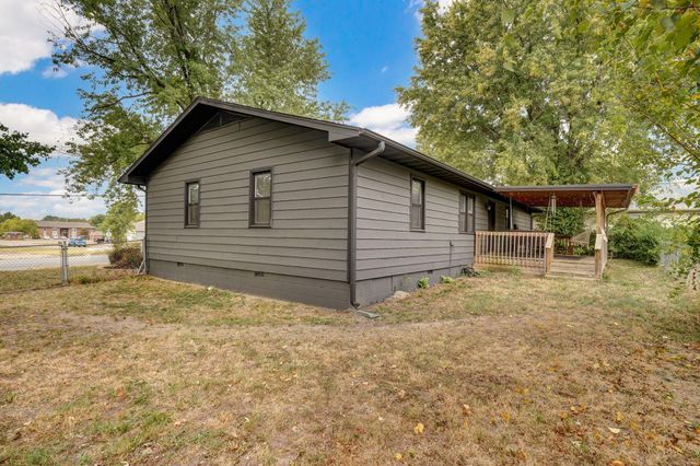 425 W Aldrich Road, Bolivar, MO 65613