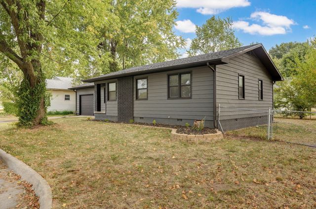 425 W Aldrich Road, Bolivar, MO 65613