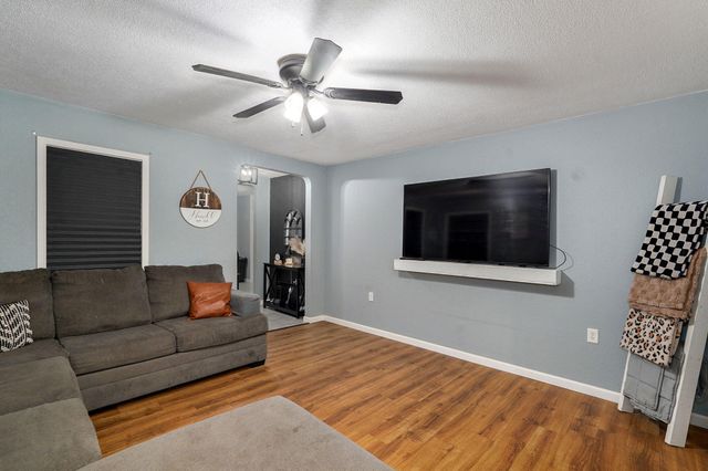 425 W Aldrich Road, Bolivar, MO 65613