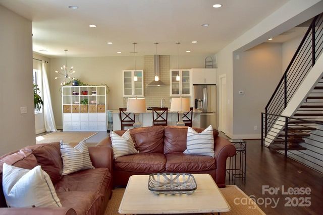 916 Westbrook Drive B, Charlotte, NC 28202