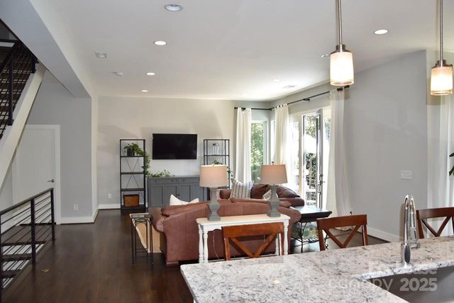 916 Westbrook Drive B, Charlotte, NC 28202