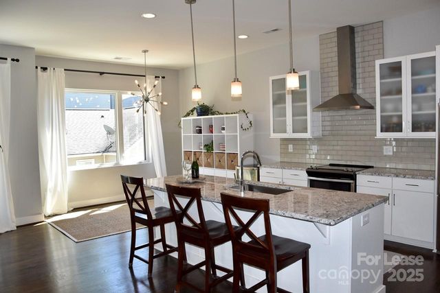 916 Westbrook Drive B, Charlotte, NC 28202