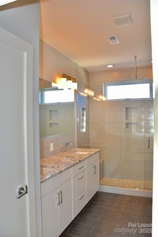 916 Westbrook Drive B, Charlotte, NC 28202