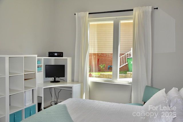 916 Westbrook Drive B, Charlotte, NC 28202