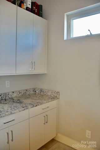 916 Westbrook Drive B, Charlotte, NC 28202