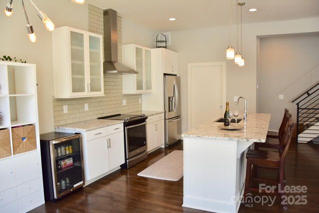 916 Westbrook Drive B, Charlotte, NC 28202