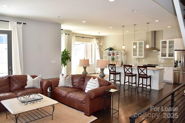 916 Westbrook Drive B, Charlotte, NC 28202