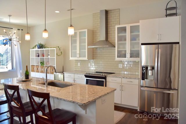 916 Westbrook Drive B, Charlotte, NC 28202