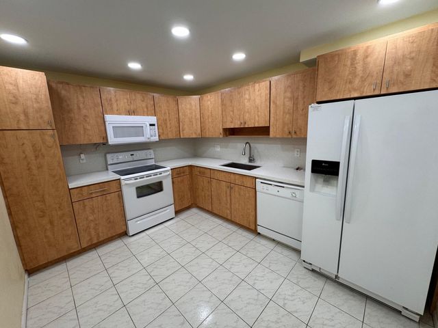 901 Cypress Terrace 103, Pompano Beach, FL 33069