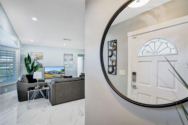 477 SE 17th Terrace, Deerfield Beach, FL 33441
