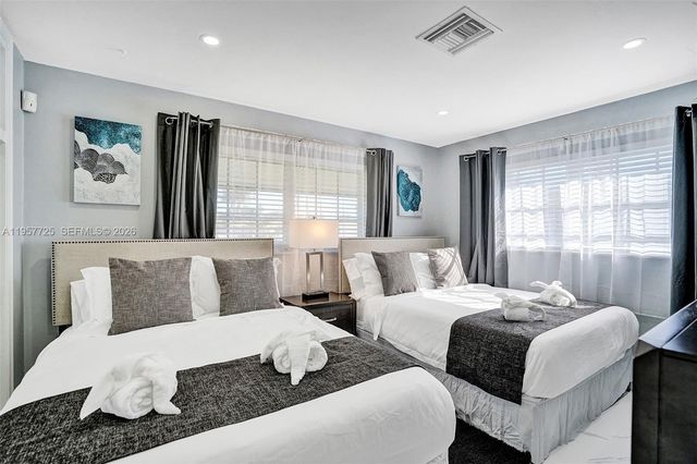 477 SE 17th Terrace, Deerfield Beach, FL 33441