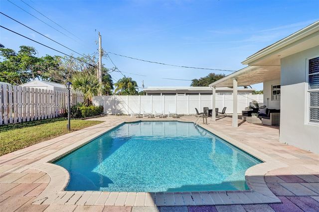 477 SE 17th Terrace, Deerfield Beach, FL 33441