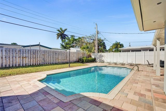477 SE 17th Terrace, Deerfield Beach, FL 33441