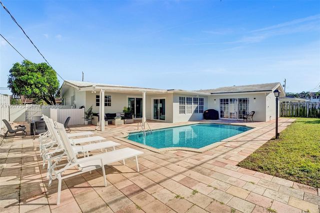 477 SE 17th Terrace, Deerfield Beach, FL 33441