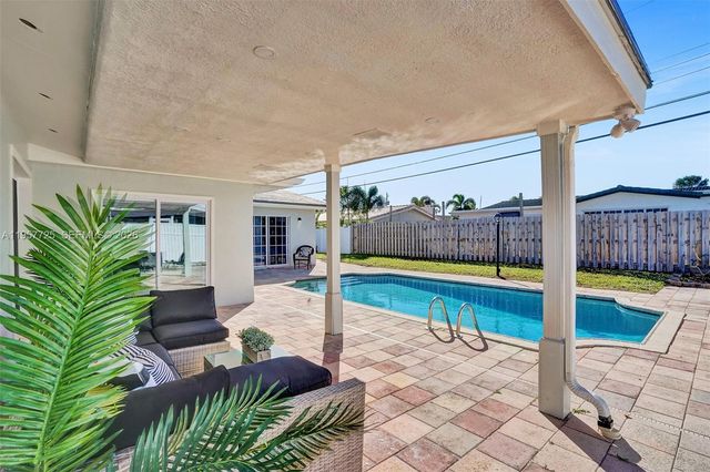 477 SE 17th Terrace, Deerfield Beach, FL 33441