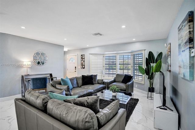 477 SE 17th Terrace, Deerfield Beach, FL 33441