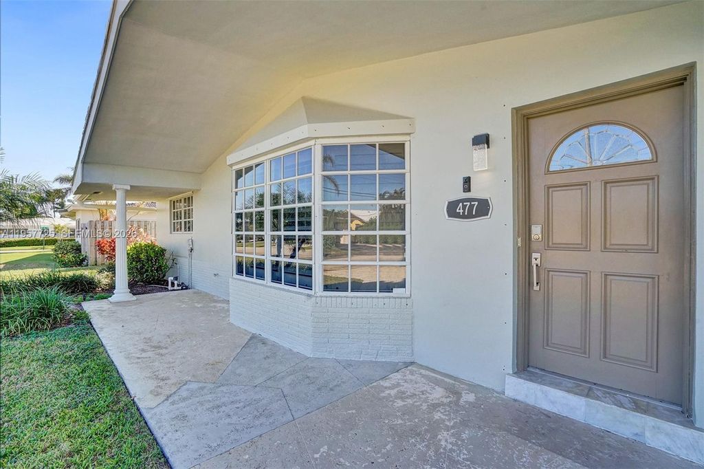 477 SE 17th Terrace, Deerfield Beach, FL 33441