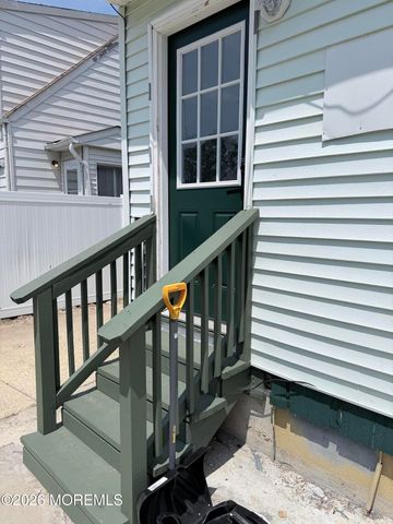 142 Monmouth Road, Oakhurst, NJ 07755