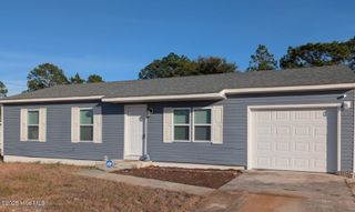 17 Crown Point Road, Hubert, NC 28539