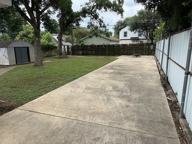 1126 Wilbur Street, Dallas, TX 75224