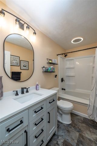 1966 Mattingly Road, Hinckley, OH 44233