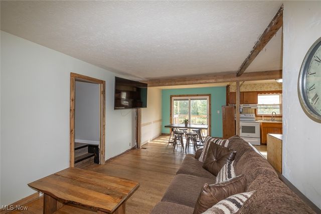 1966 Mattingly Road, Hinckley, OH 44233