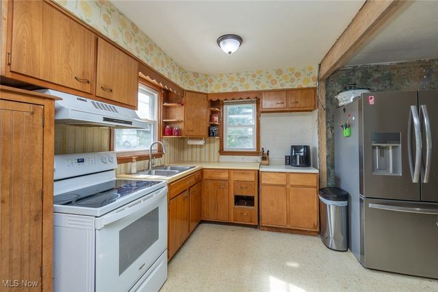 1966 Mattingly Road, Hinckley, OH 44233