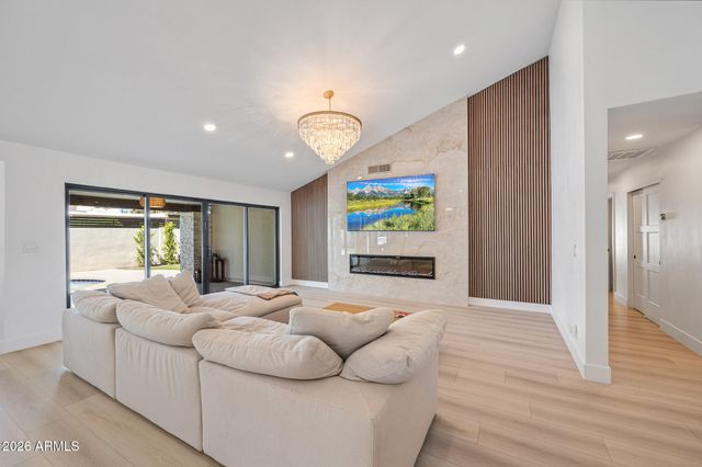 10012 N 76TH Place, Scottsdale, AZ 85258