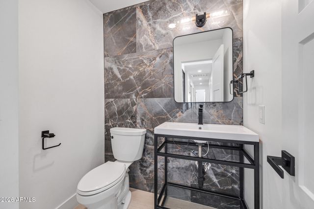 10012 N 76TH Place, Scottsdale, AZ 85258