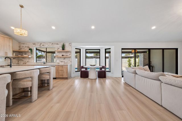 10012 N 76TH Place, Scottsdale, AZ 85258