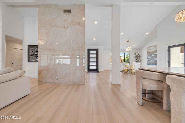 10012 N 76TH Place, Scottsdale, AZ 85258