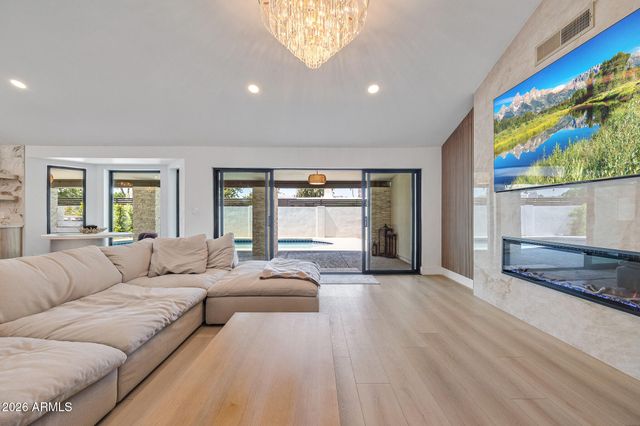 10012 N 76TH Place, Scottsdale, AZ 85258