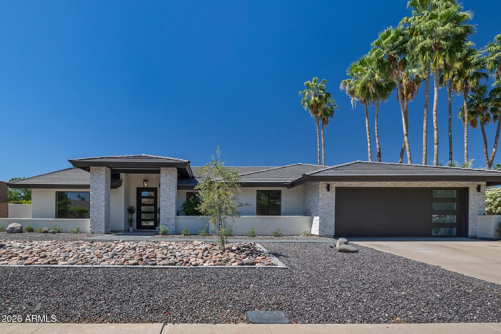 Image 55 of property listing at 10012 N 76TH Place, Scottsdale, AZ 85258