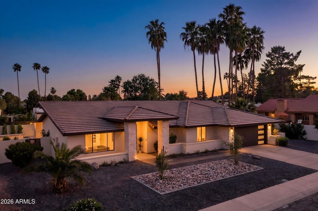 Image 57 of property listing at 10012 N 76TH Place, Scottsdale, AZ 85258