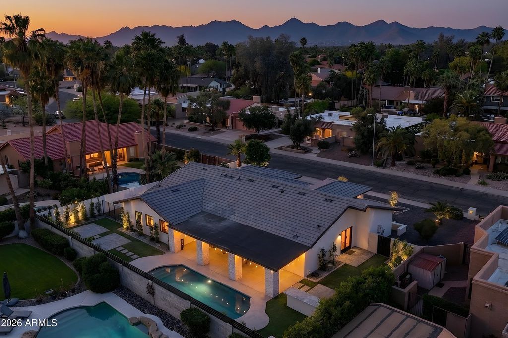 Image 59 of property listing at 10012 N 76TH Place, Scottsdale, AZ 85258