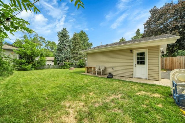 209 E Blair Street, West Chicago, IL 60185