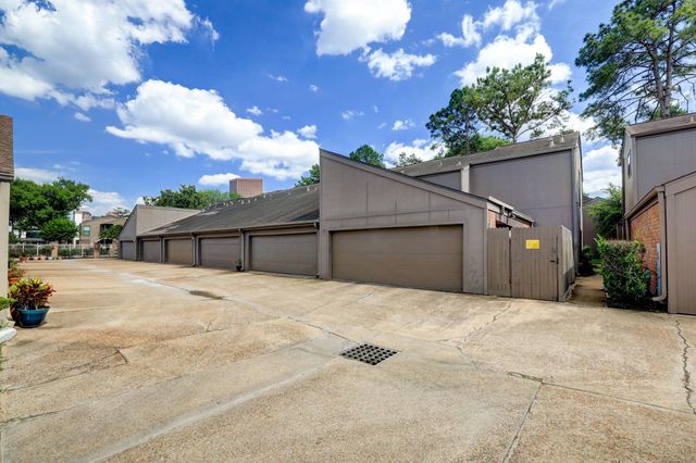 1201 Bering Drive 68, Houston, TX 77057