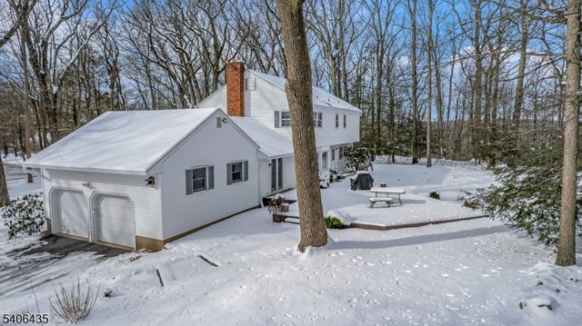 6 Prides Crossing, Chester Twp., NJ 07930