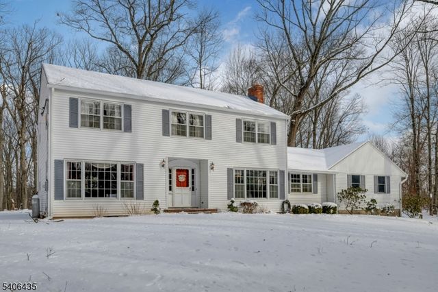 6 Prides Crossing, Chester Twp., NJ 07930