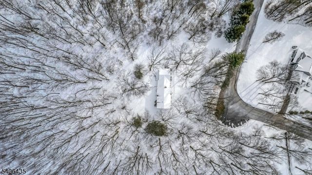 6 Prides Crossing, Chester Twp., NJ 07930