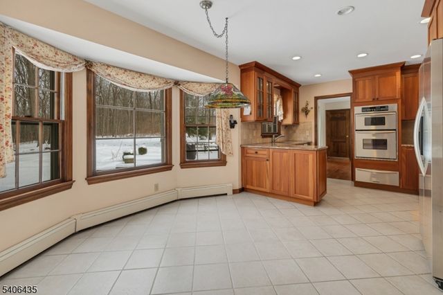 6 Prides Crossing, Chester Twp., NJ 07930