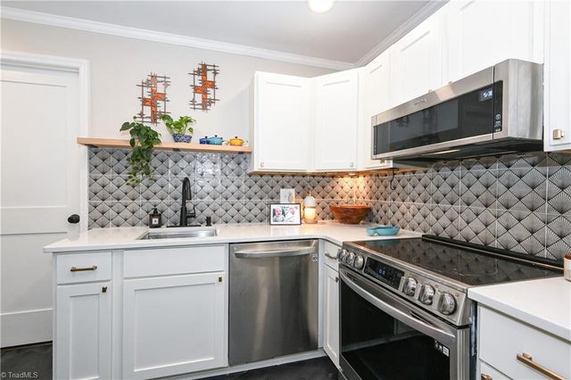 3801 Parkwood Drive, Greensboro, NC 27403