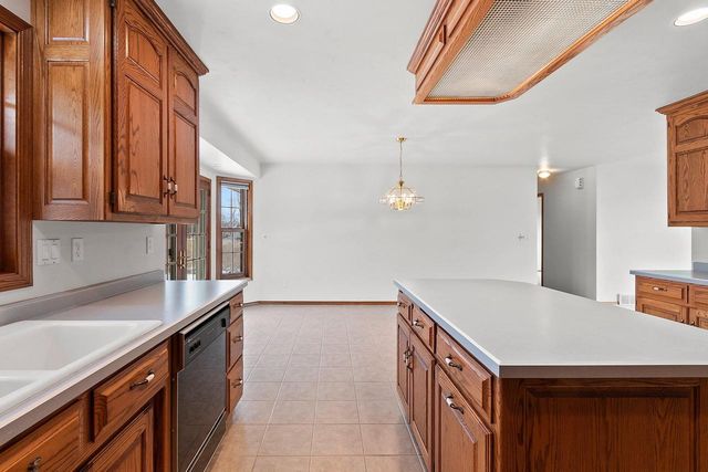 4480 SHAWANO AVENUE, Green Bay, WI 54313