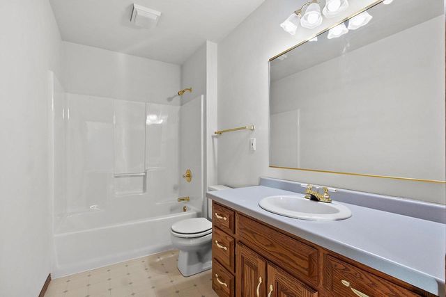 4480 SHAWANO AVENUE, Green Bay, WI 54313