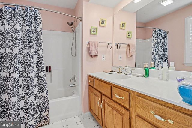 143 JACOBS CREEK DR, Hershey, PA 17033