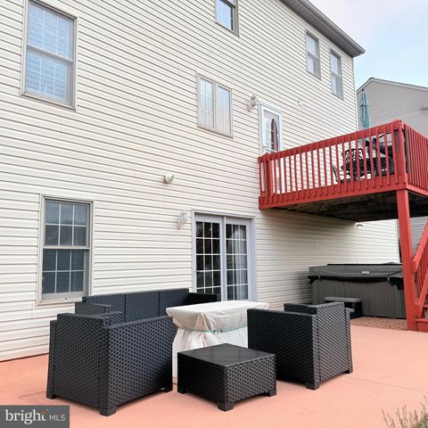 143 JACOBS CREEK DR, Hershey, PA 17033