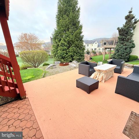 143 JACOBS CREEK DR, Hershey, PA 17033