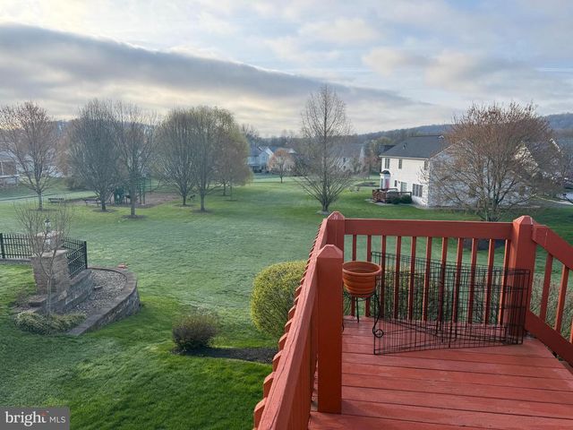143 JACOBS CREEK DR, Hershey, PA 17033
